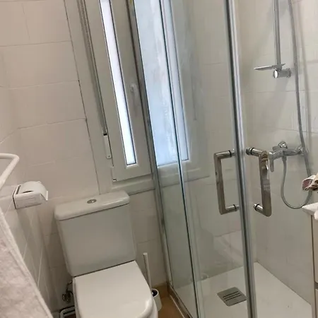 Pleno Centro, Cerca De Todo Con Wifi Gratis Y Ascensor *